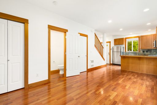 Listing photo thumbnail
