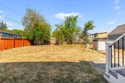 Listing photo thumbnail