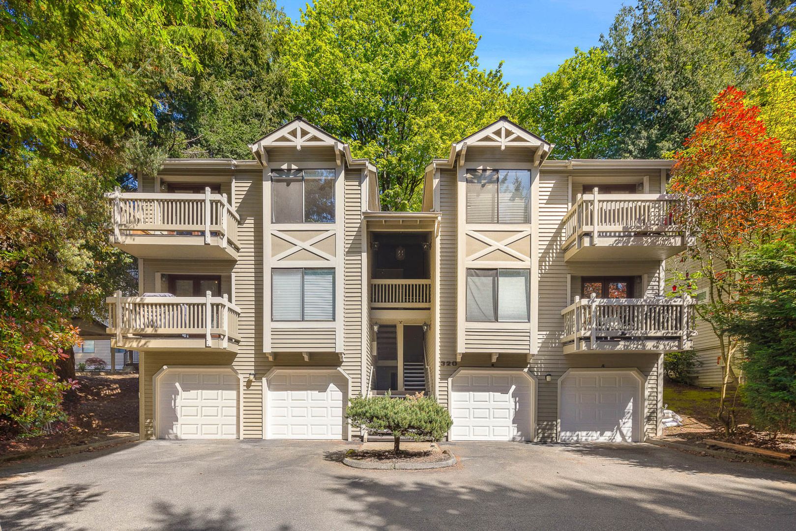 Kirkland Apartment: 320 10th St.