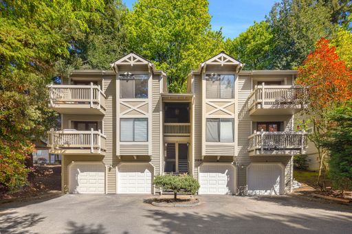 320 10th St. , Unit 3, Kirkland, WA 98033