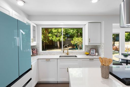Listing photo thumbnail