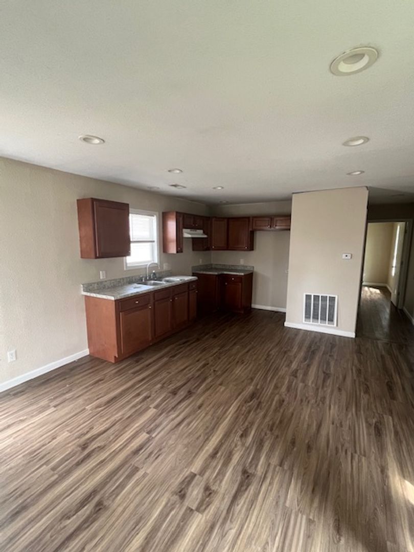 Bonne Terre Apartment: 5030 Easy street