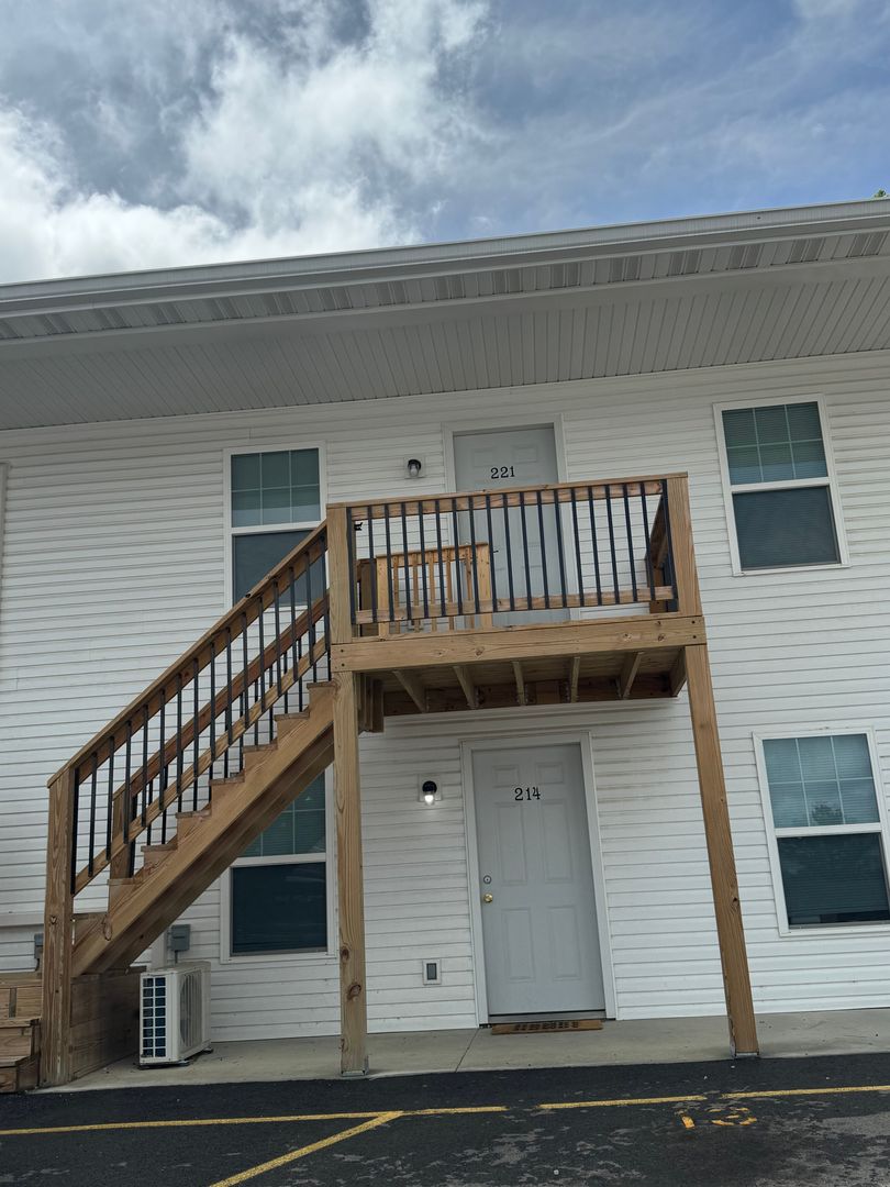 Farmington Apartment: 4826 Red Rooster Rd