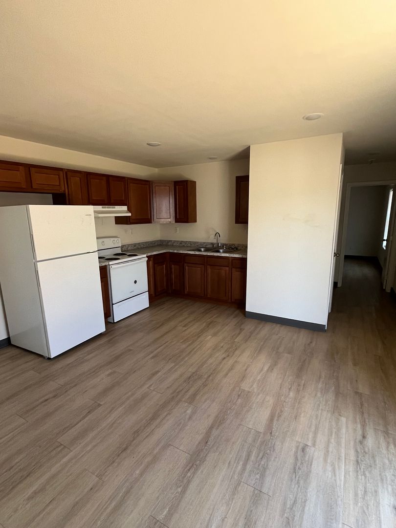 Farmington Apartment: 6104 Busiek Rd