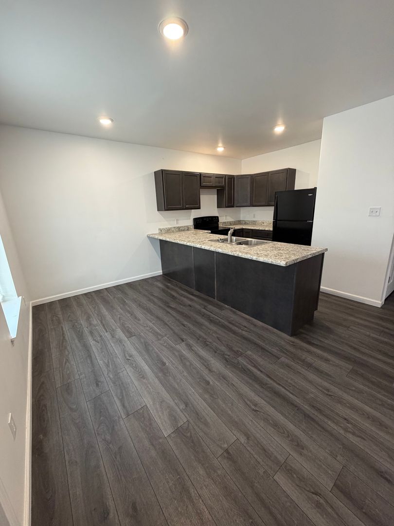 Farmington Apartment: 4826 Red Rooster Rd