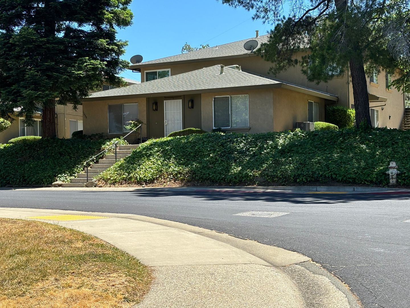 Auburn House: 11480 Garnet Way #3