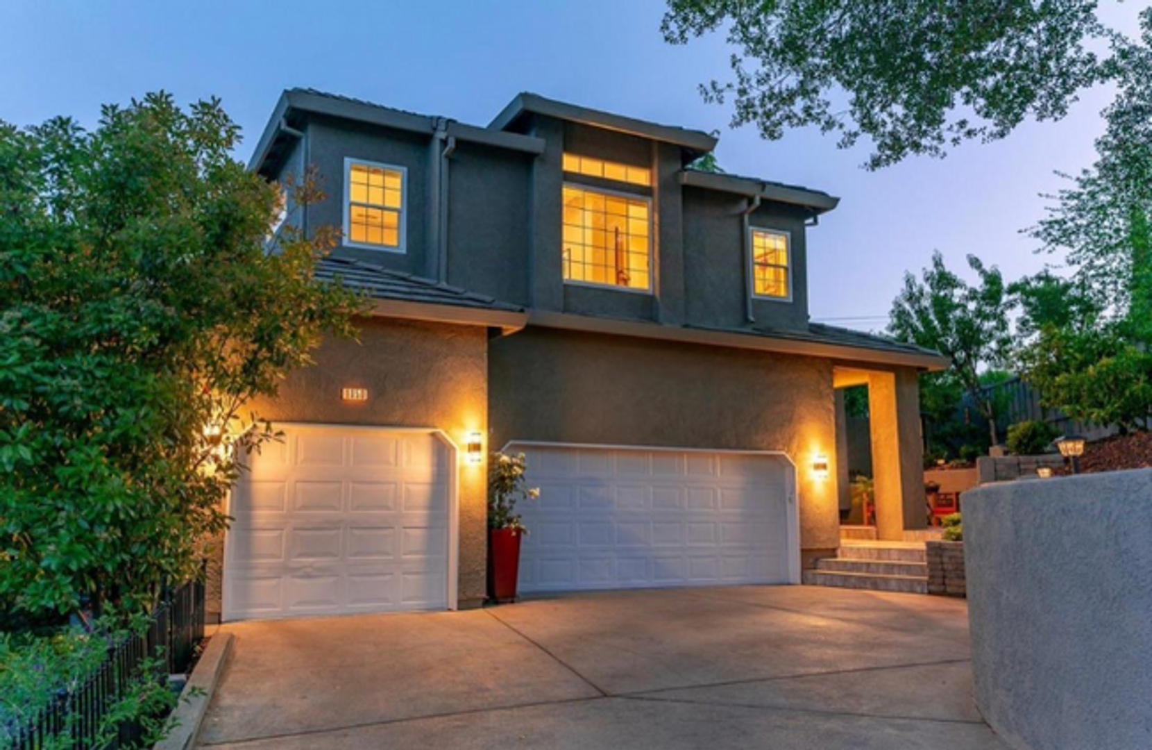 Auburn House: 1050 Fox Run Ct.