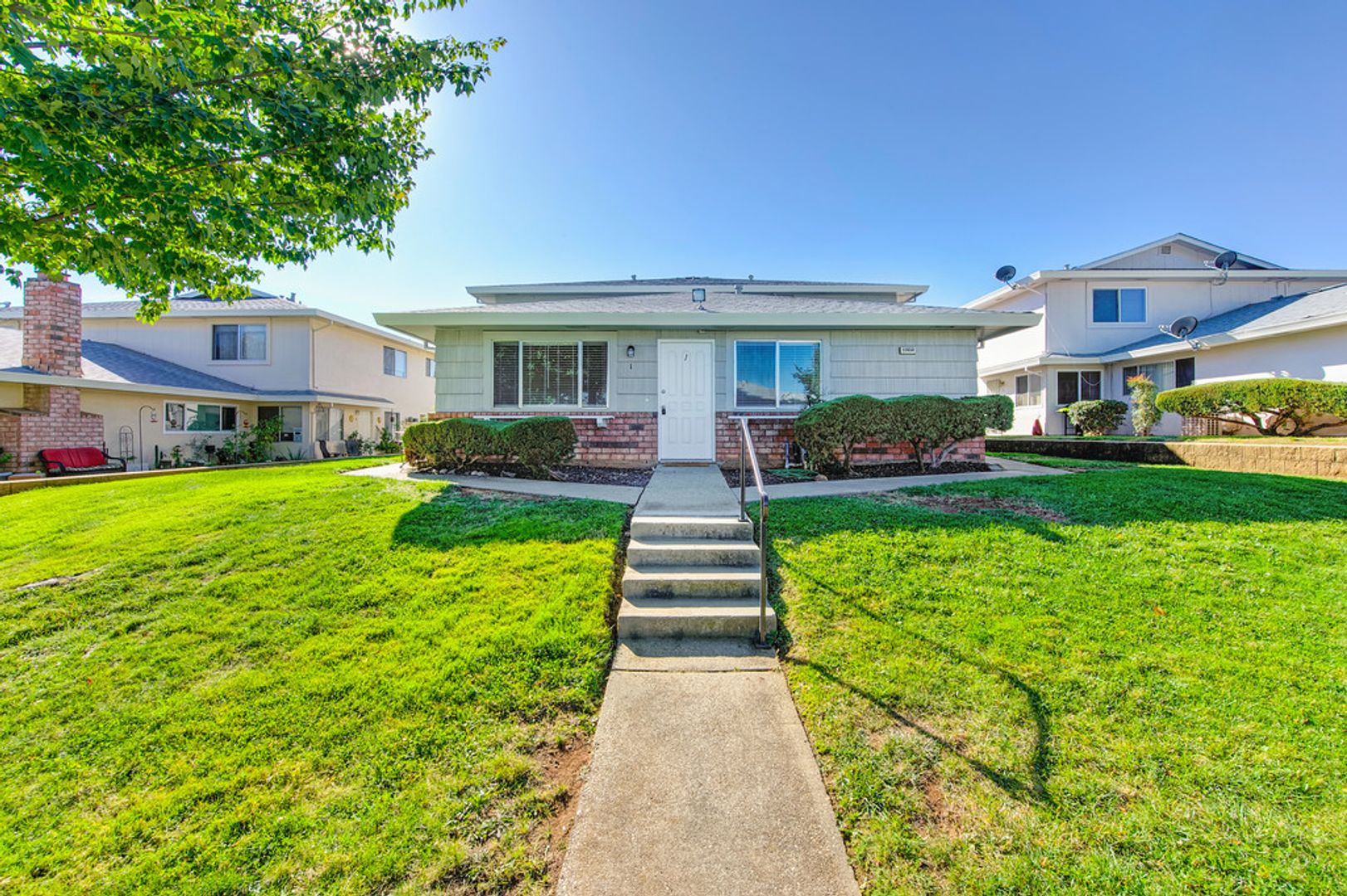 Auburn House: 11650 Garnet #1