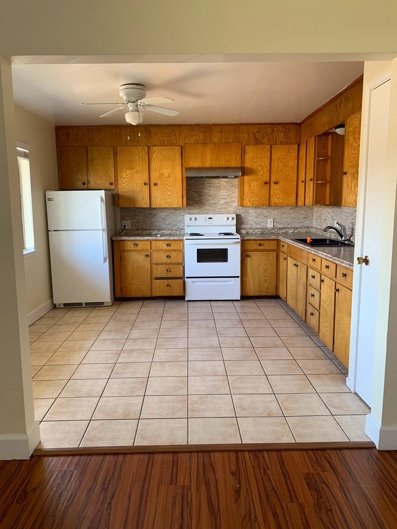 Auburn House: 150 Center St. Apt.2