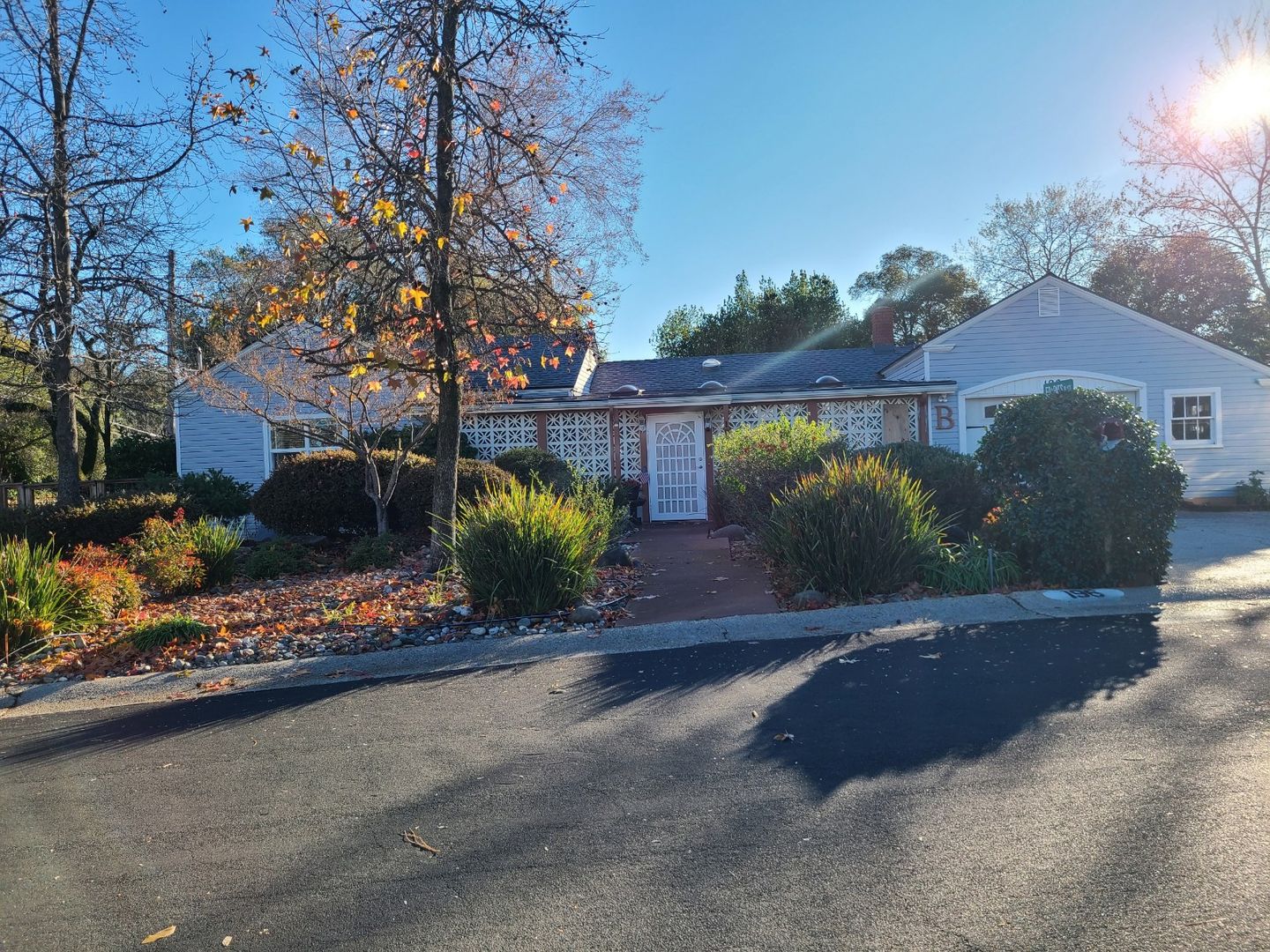 Auburn House: 196 Orrin Dr