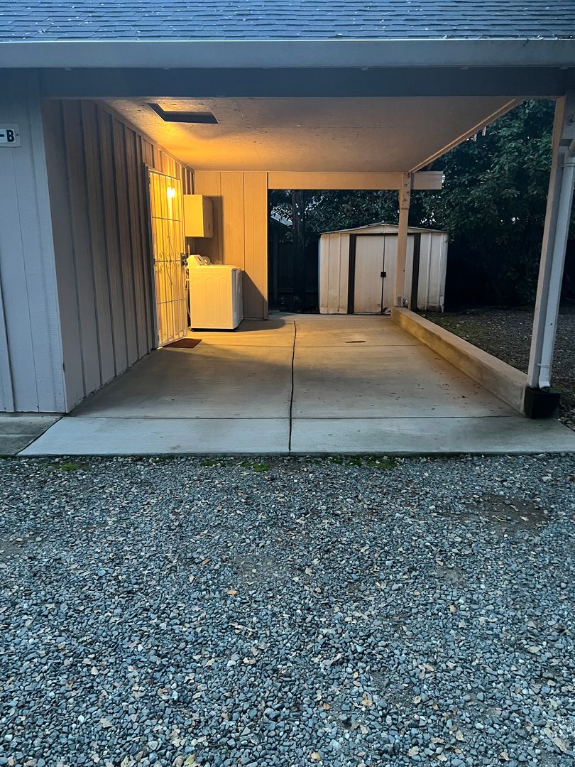 Auburn House: 1275 B Martin DR.