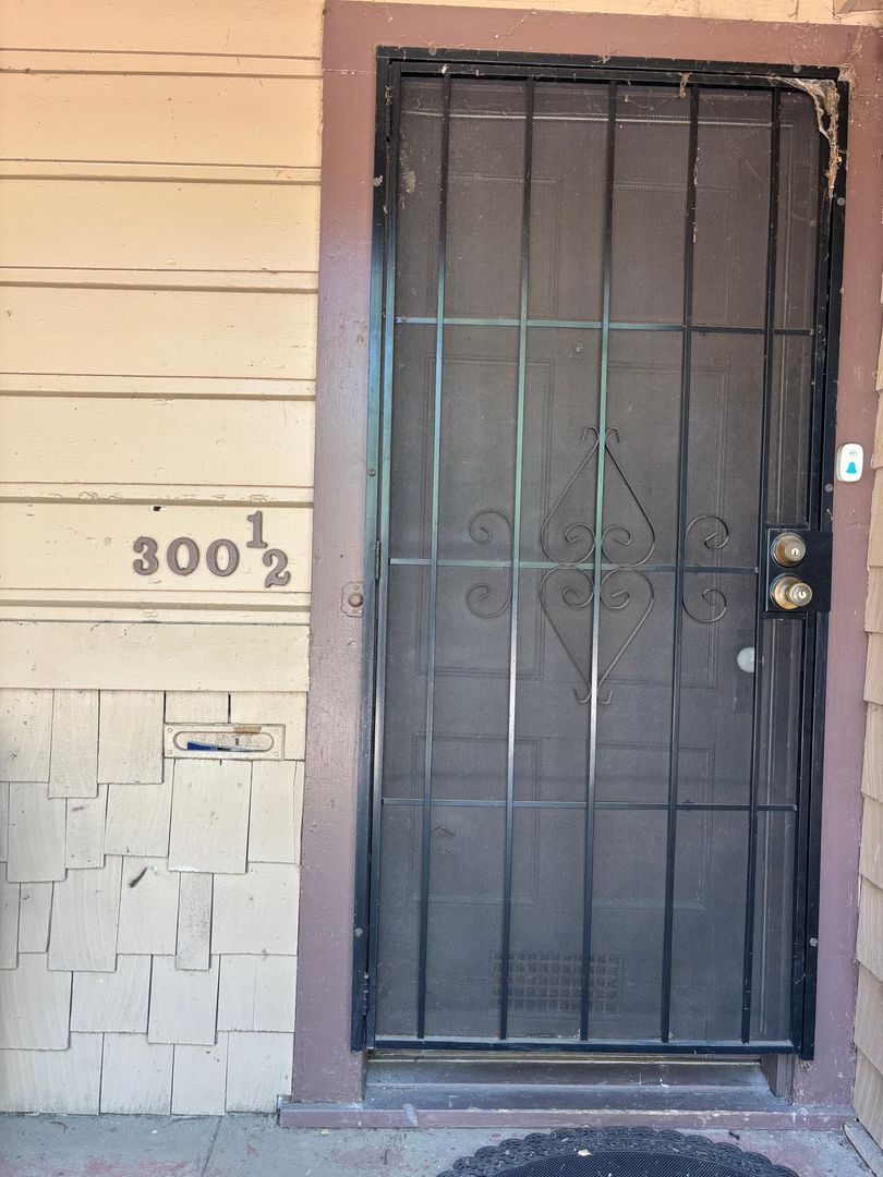 Auburn Apartment: 300 Cherry Ave
