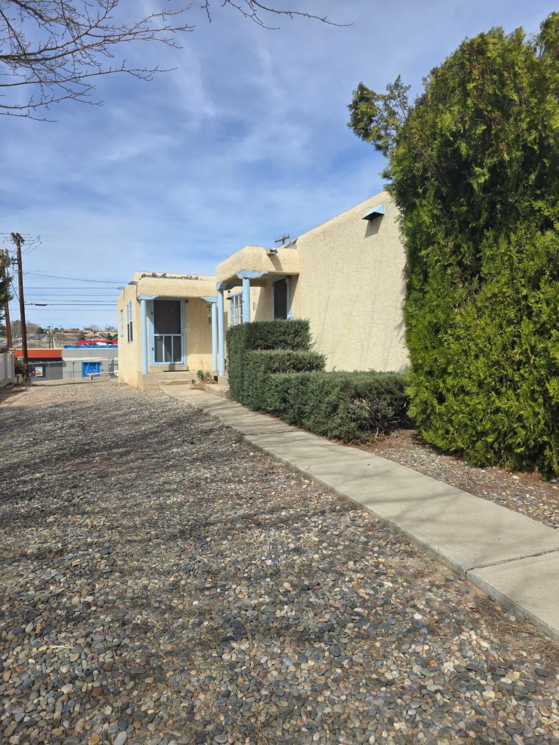 Farmington Apartment: 302 E 18th Street