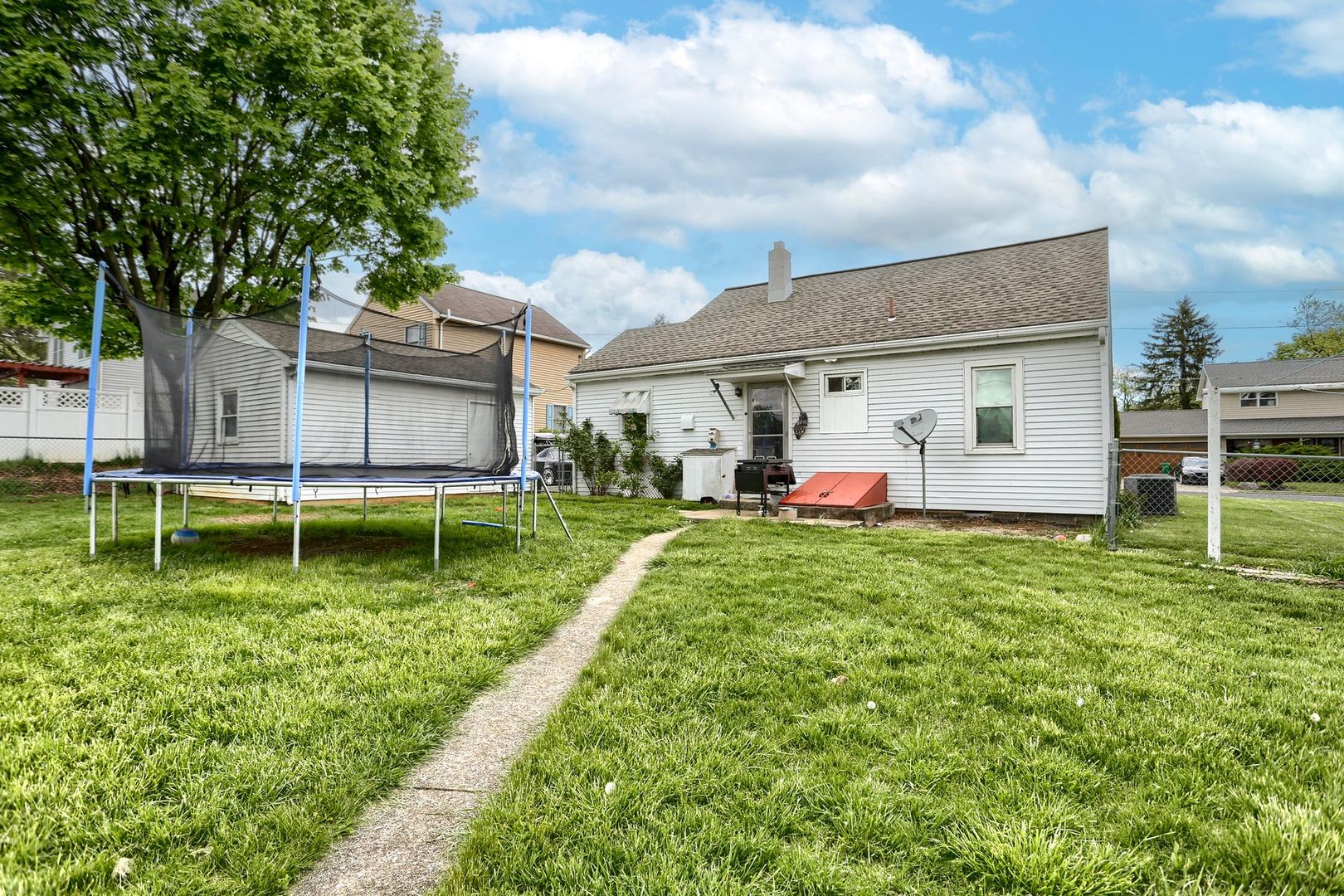 256 Webster Street 22 of 24