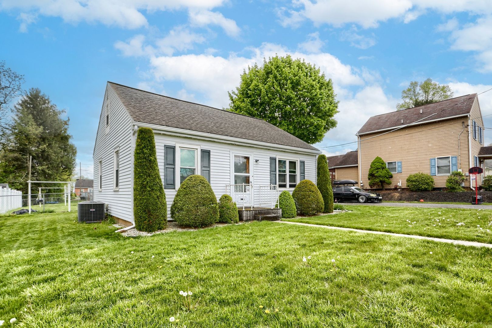 256 Webster Street 3 of 12