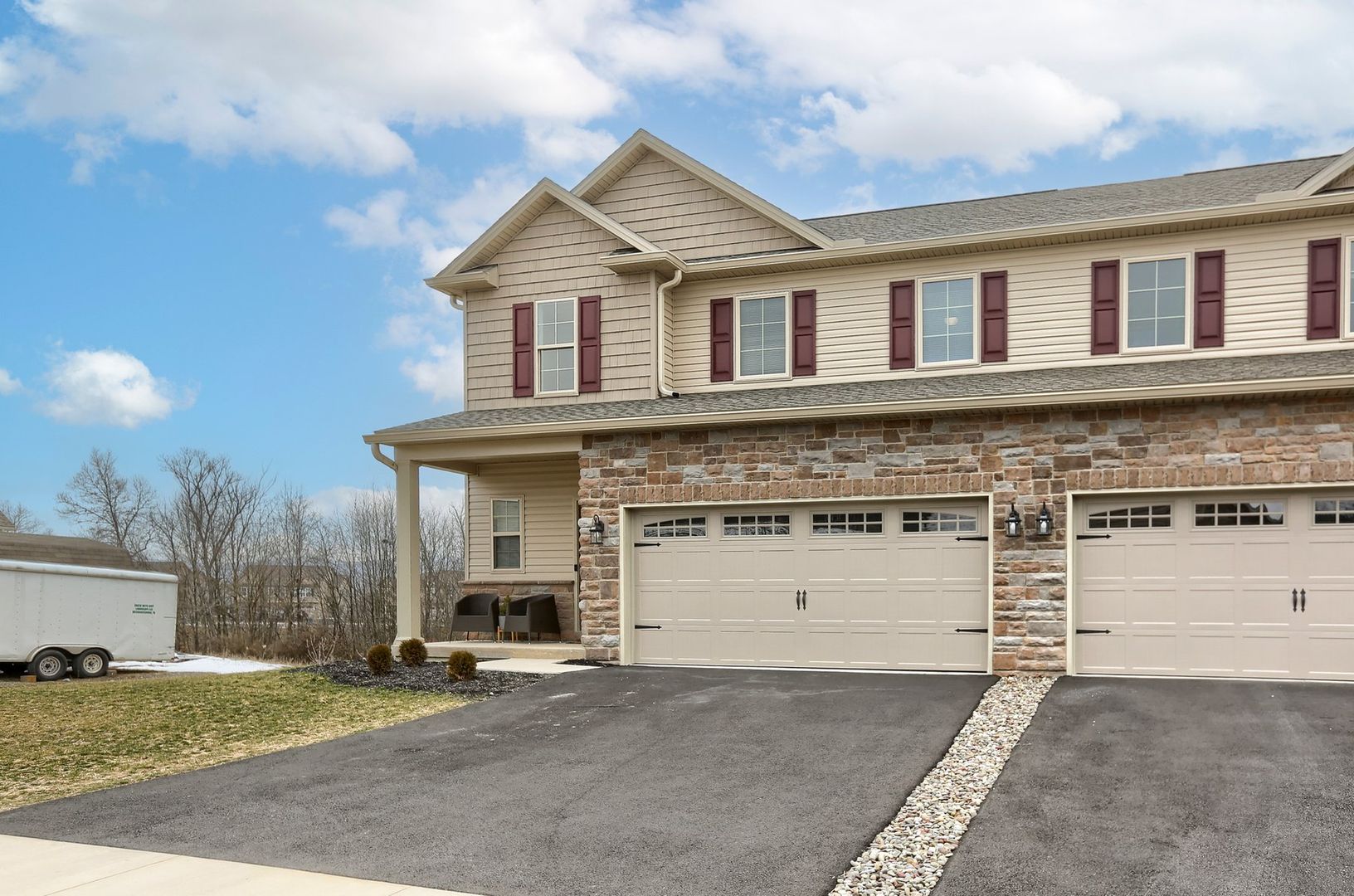 Carlisle House: 40 Crest View