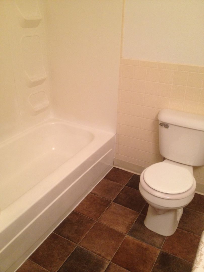 Moorhead Apartment: 1206 27th Ave S