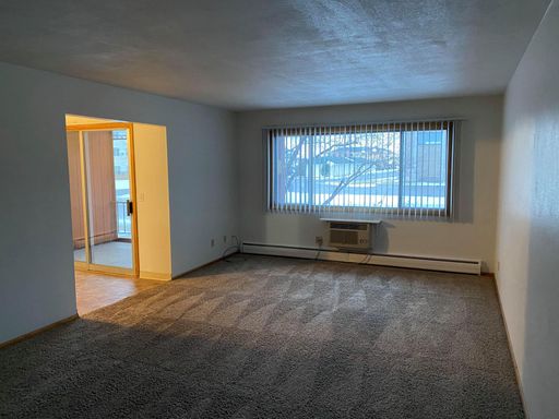 2 Bedroom - 1 Bathroom Apartment for Rent! – photo 1