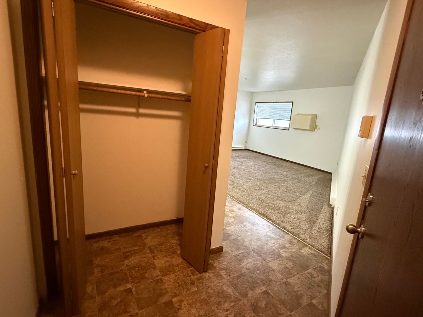 Moorhead Apartment: 1308 27th Ave S
