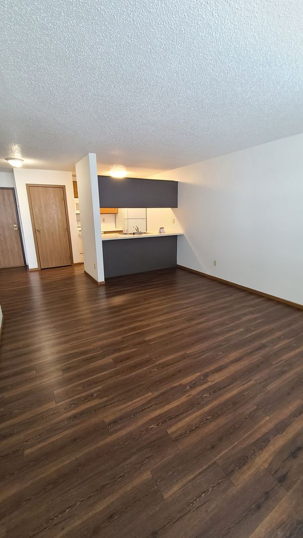 Fargo Apartment: 1602 47th St S