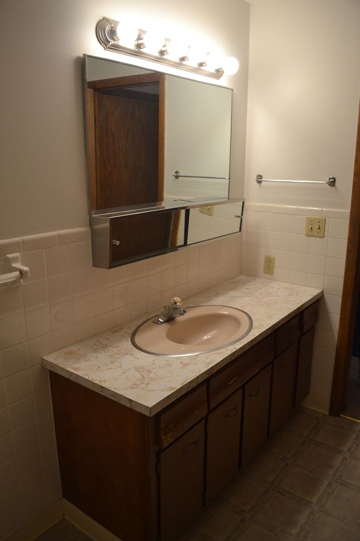 Moorhead Apartment: 2610 11th St S