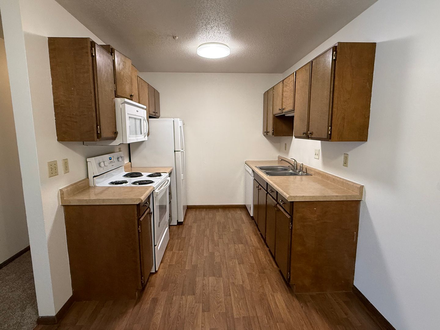 Moorhead Apartment: 1206 27th Ave S