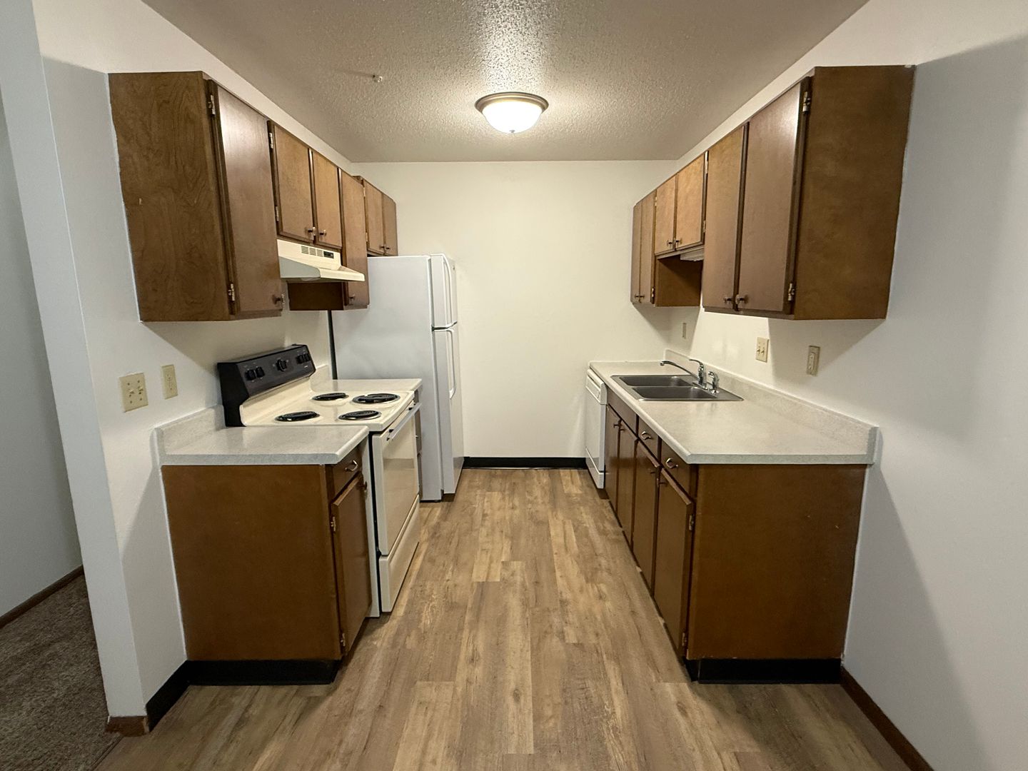 Moorhead Apartment: 1206 27th Ave S