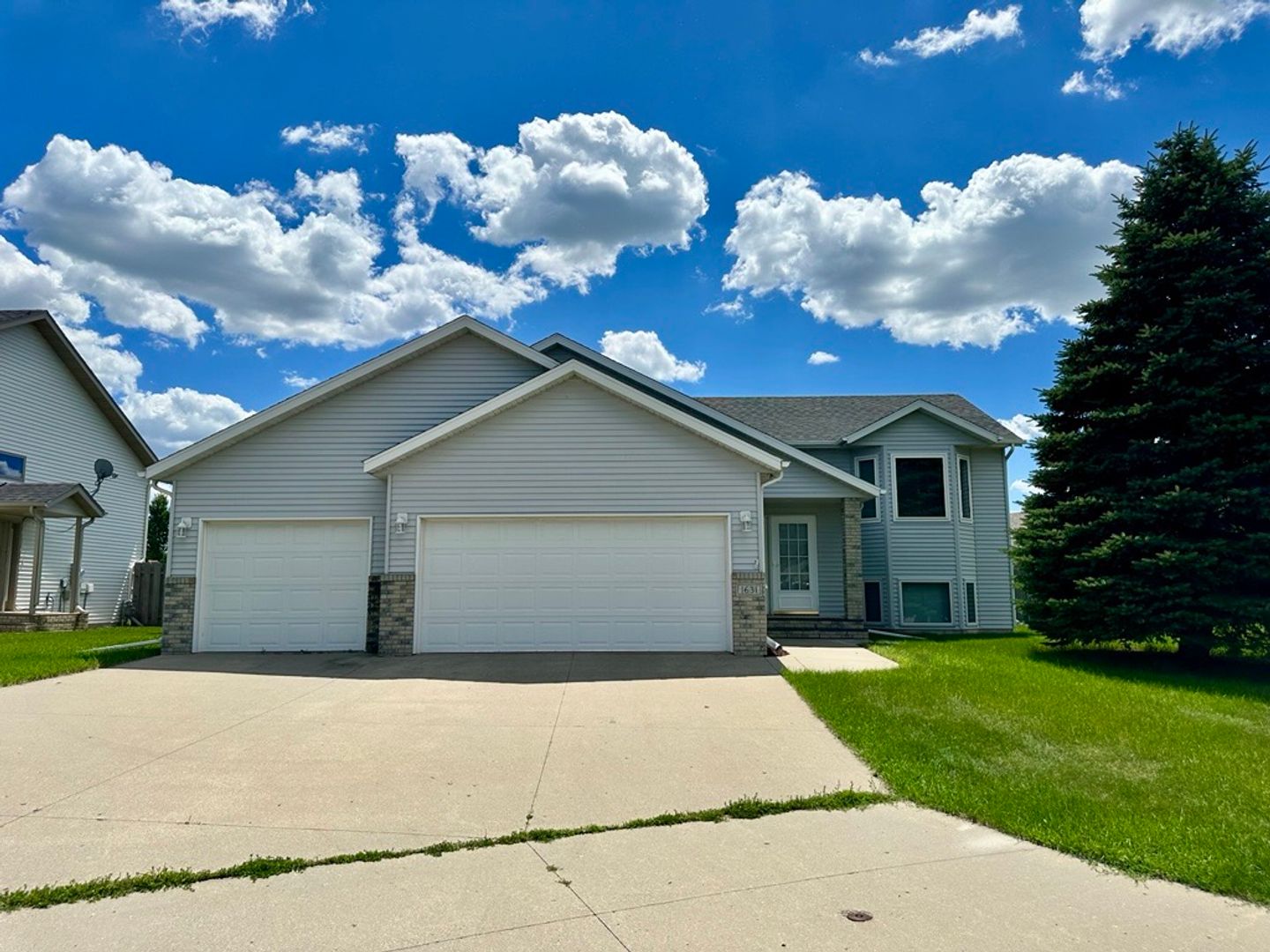 Fargo House: 1631 51st St S