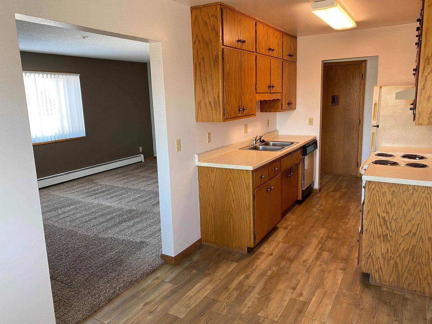 Moorhead Apartment: 911 23rd Ave S