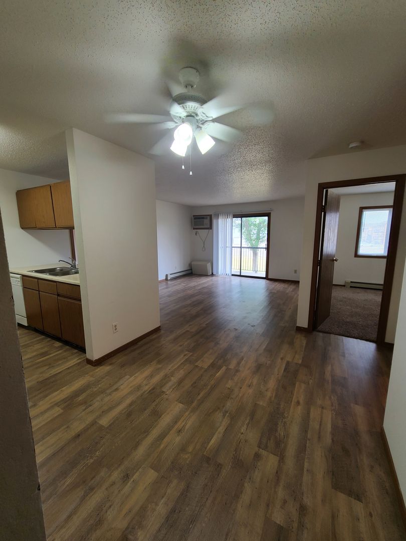 Fargo Apartment: 1602 47th St S