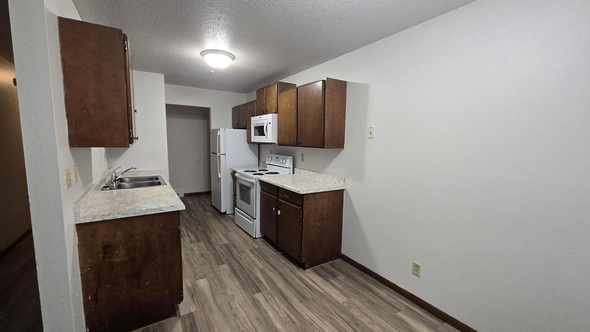 Moorhead Apartment: 1204 27th Ave S