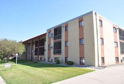 2 Bed 1 Bath Rental at 2614 11th St S #12, Moorhead, MN – photo 1
