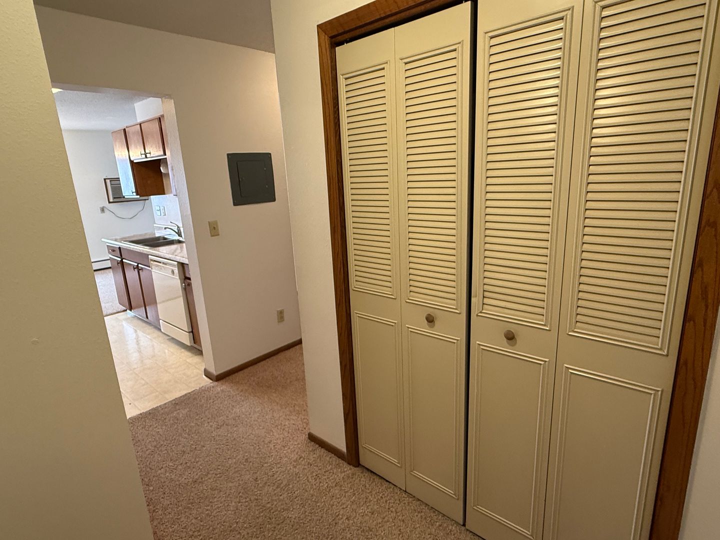 Moorhead Apartment: 1122 27th Ave S