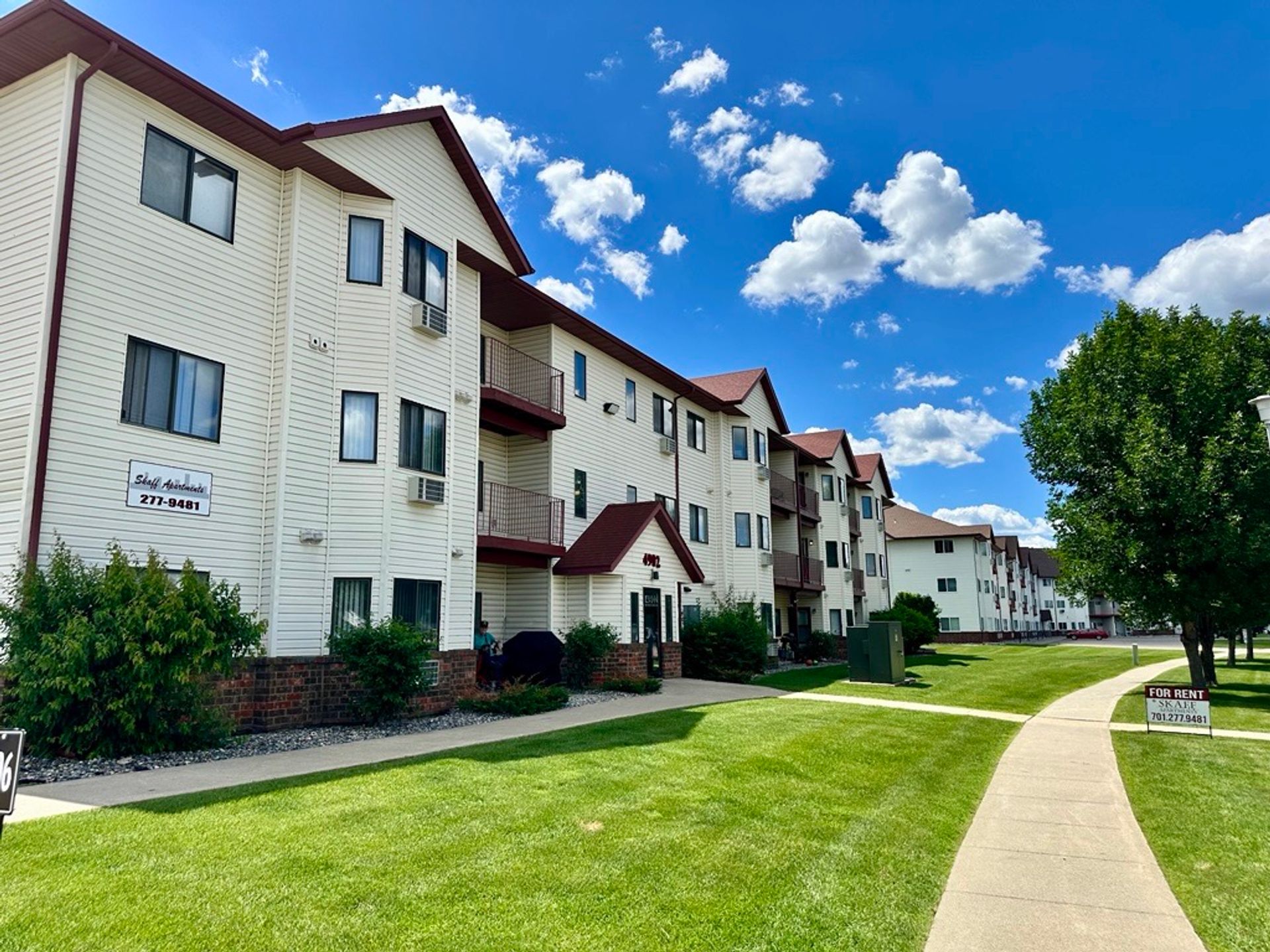 Fargo Apartment: 4902 16th Ave S