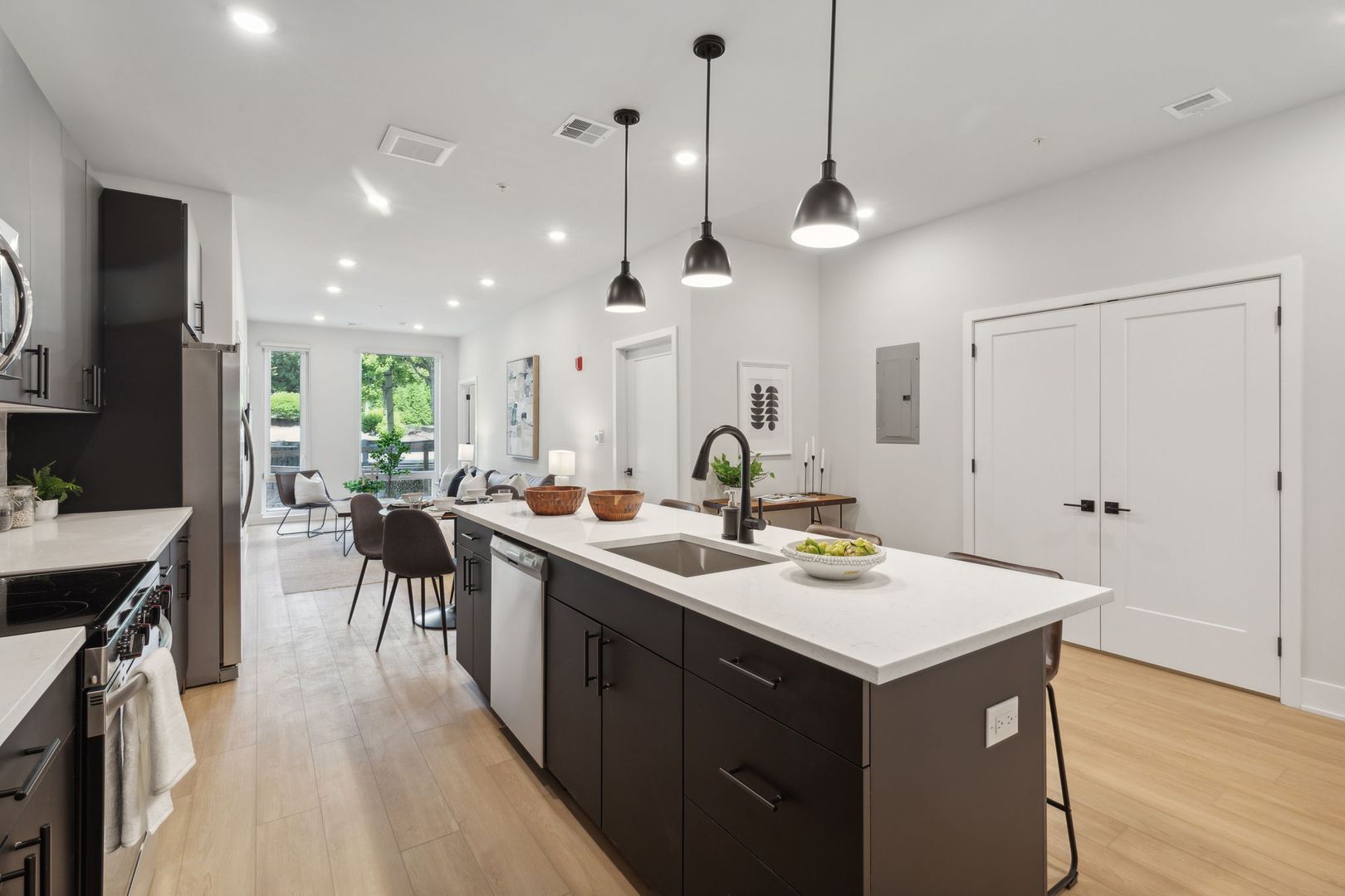 Philadelphia Apartment: 6910 Ridge Avenue