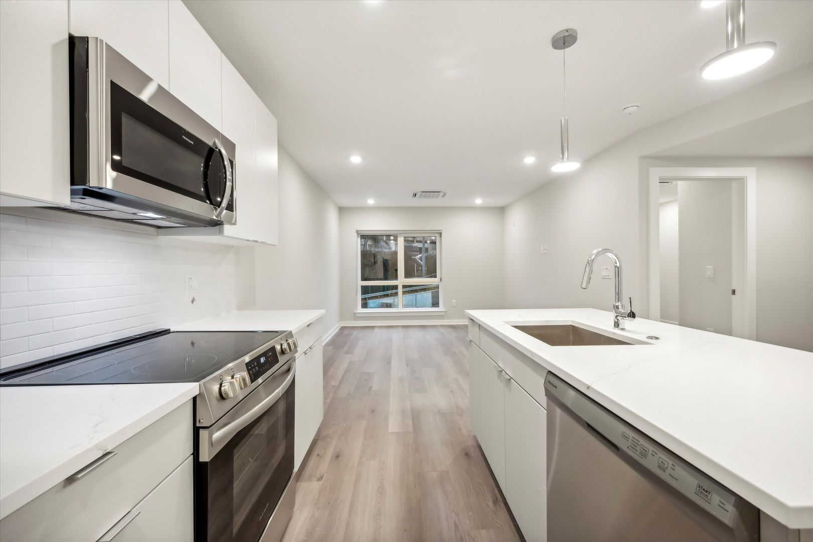 Philadelphia Apartment: 3449 Scotts Ln