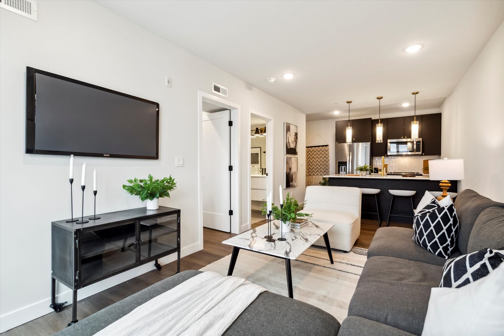 Philadelphia Apartment: 1102 Germantown Avenue