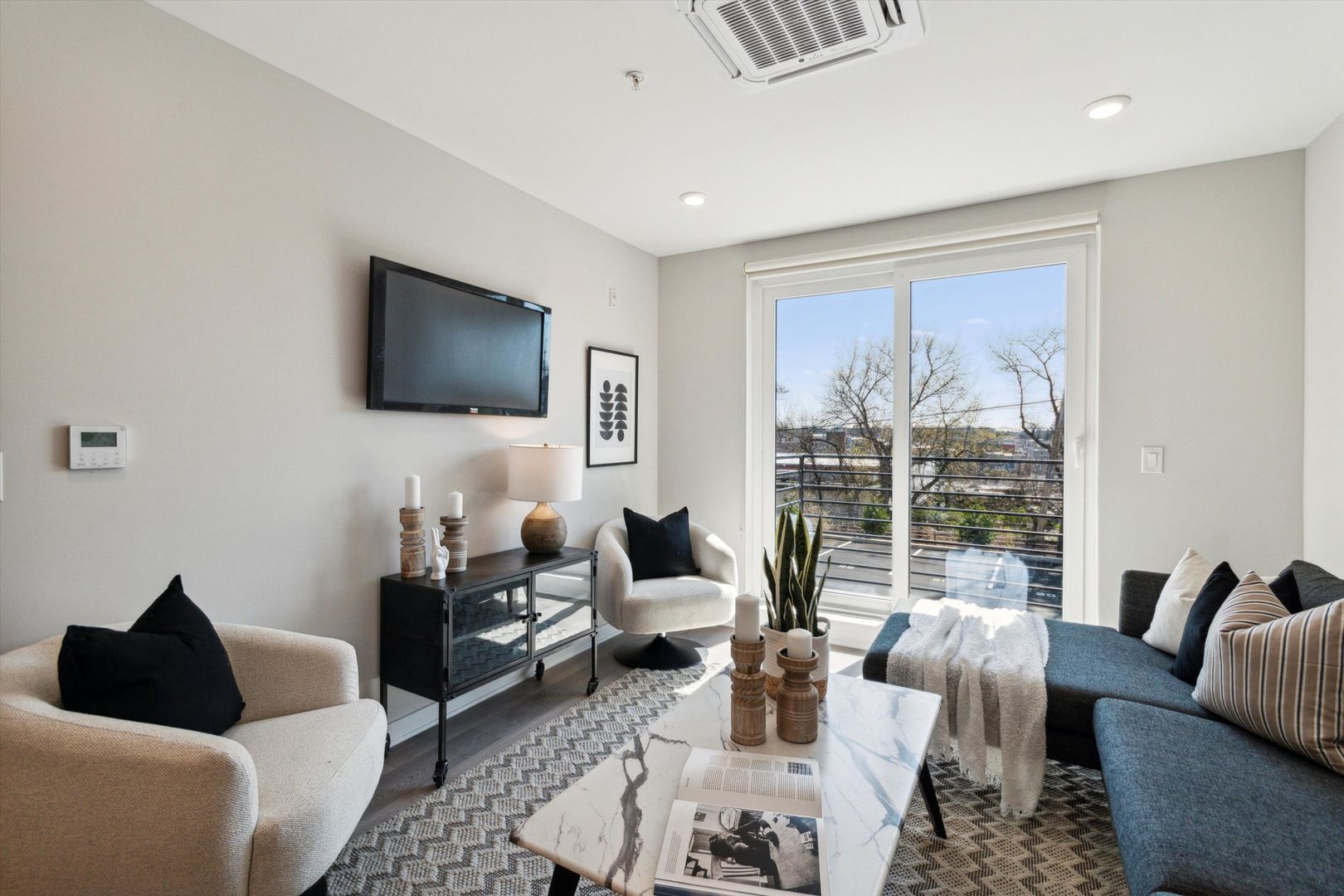 Philadelphia Apartment: 3449 Scotts Ln