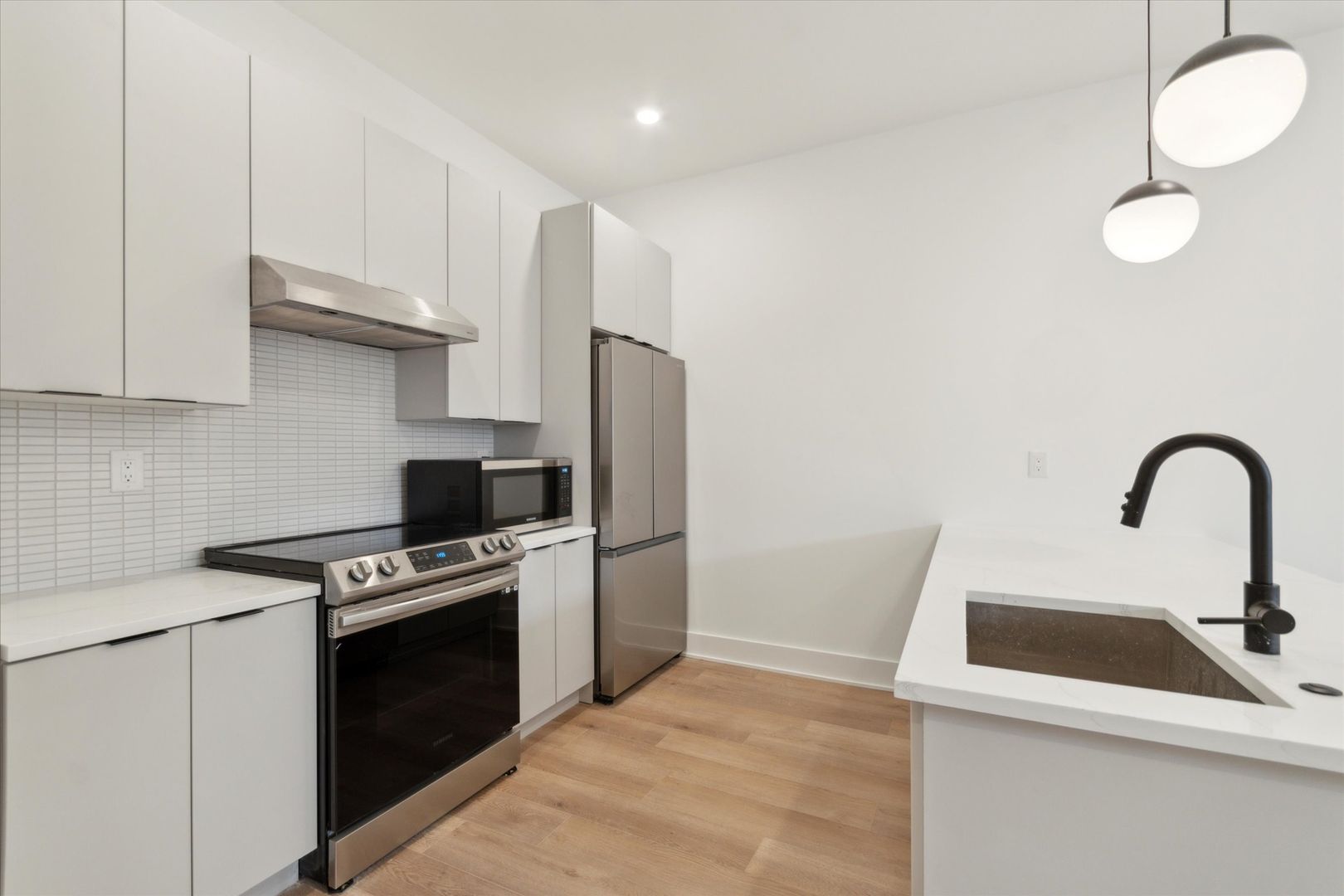 Philadelphia Apartment: 139 W Chelten Ave