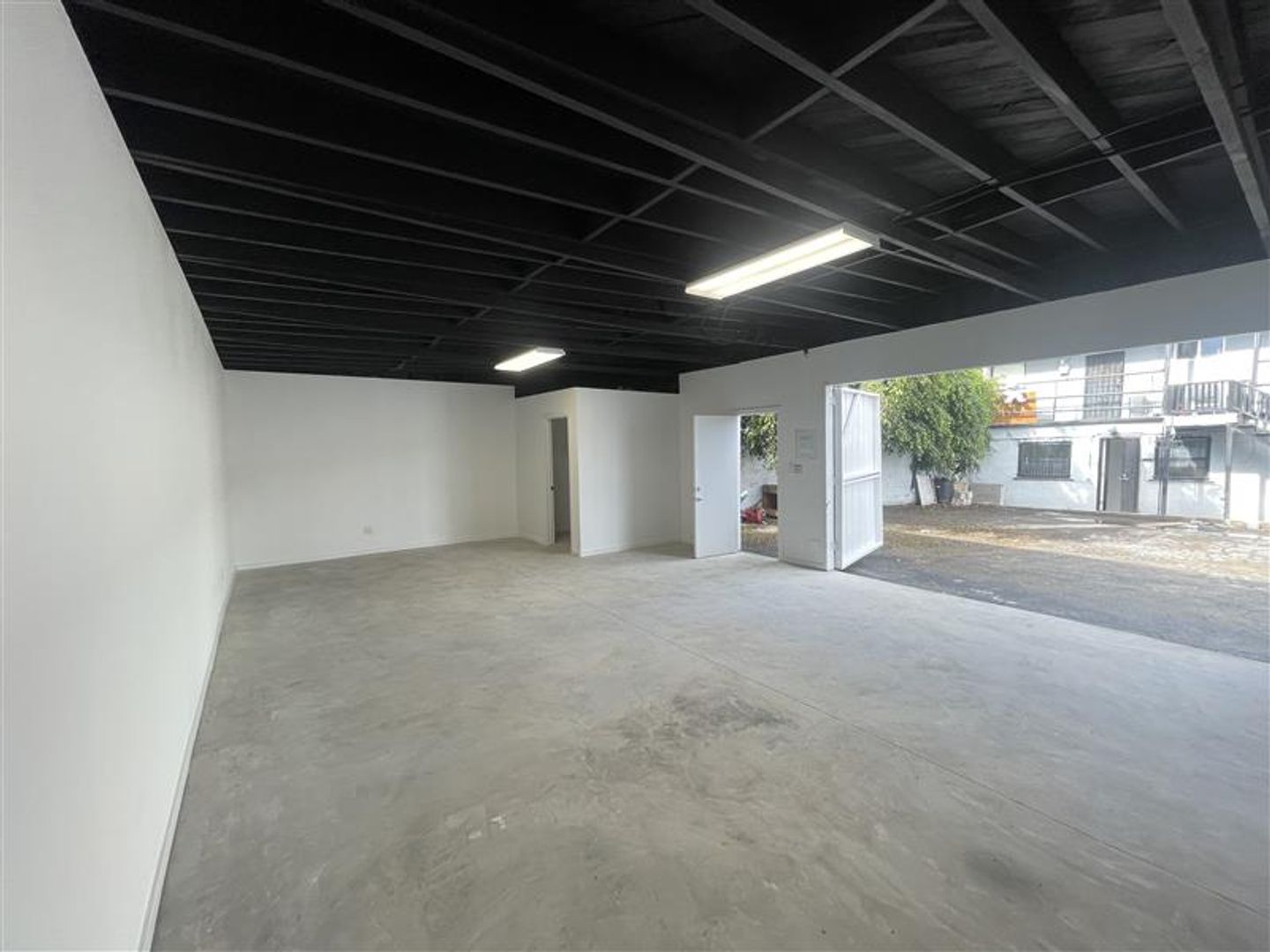 Los Angeles Apartment: 2646 LA CIENEGA AVE