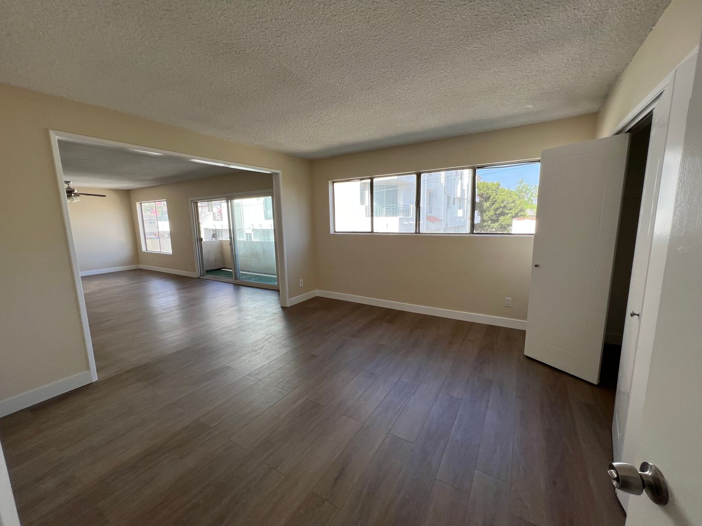 Los Angeles Apartment: 347 Westminster Avenue