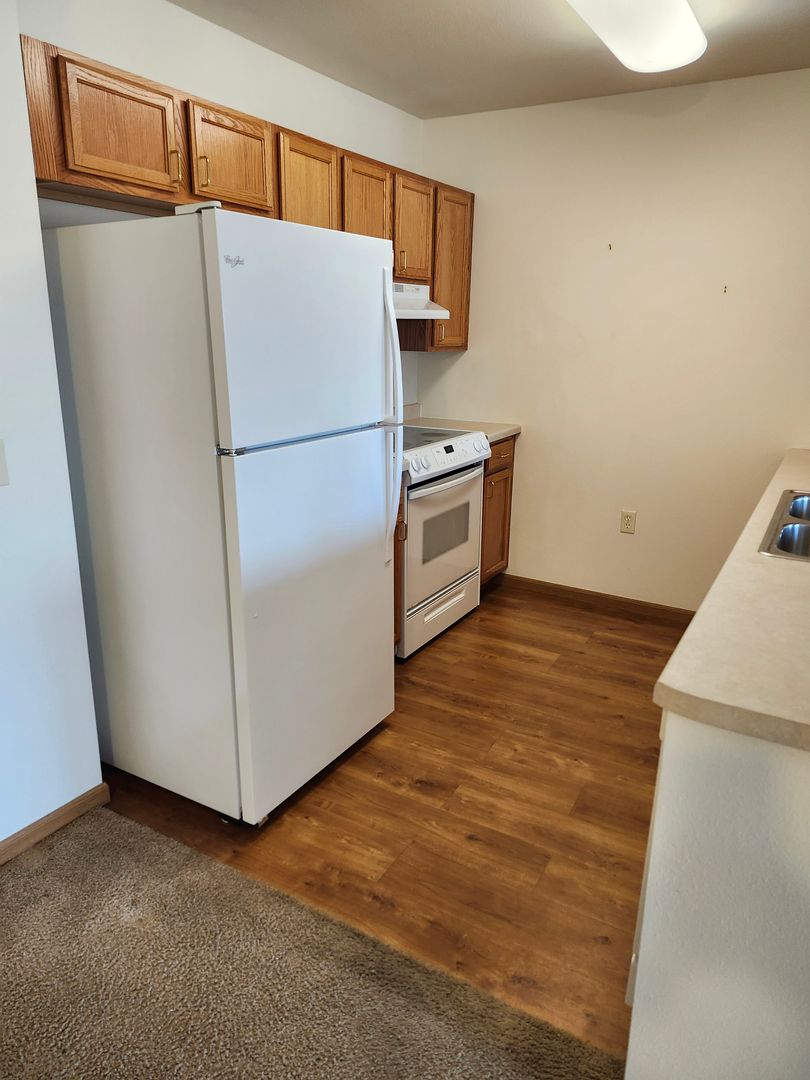 Green Bay Apartment: 445 Cardinal Lane