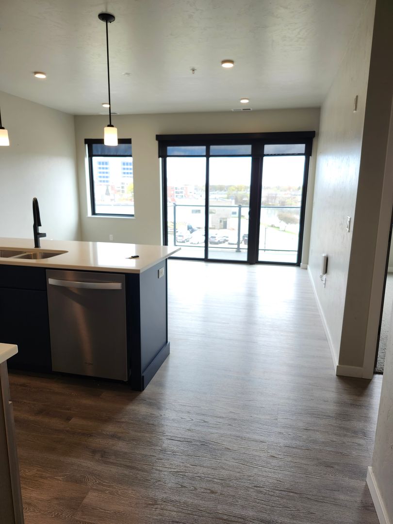 Menasha Apartment: 1 Main Street