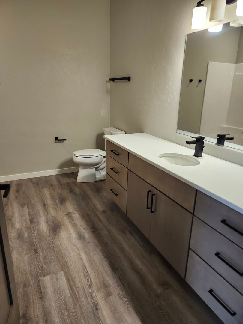 Menasha Apartment: 1 Main Street