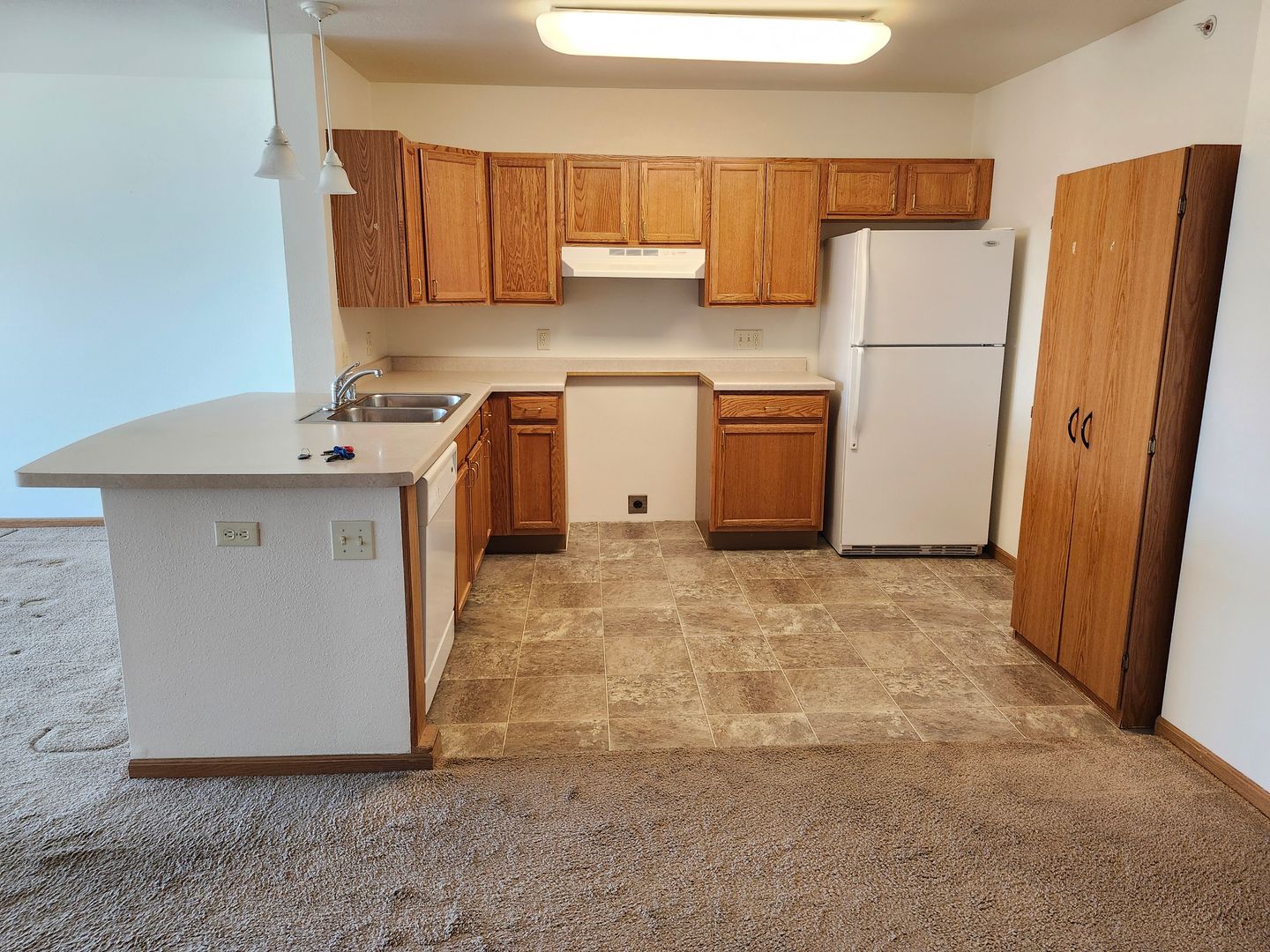 Green Bay Apartment: 445 Cardinal Lane