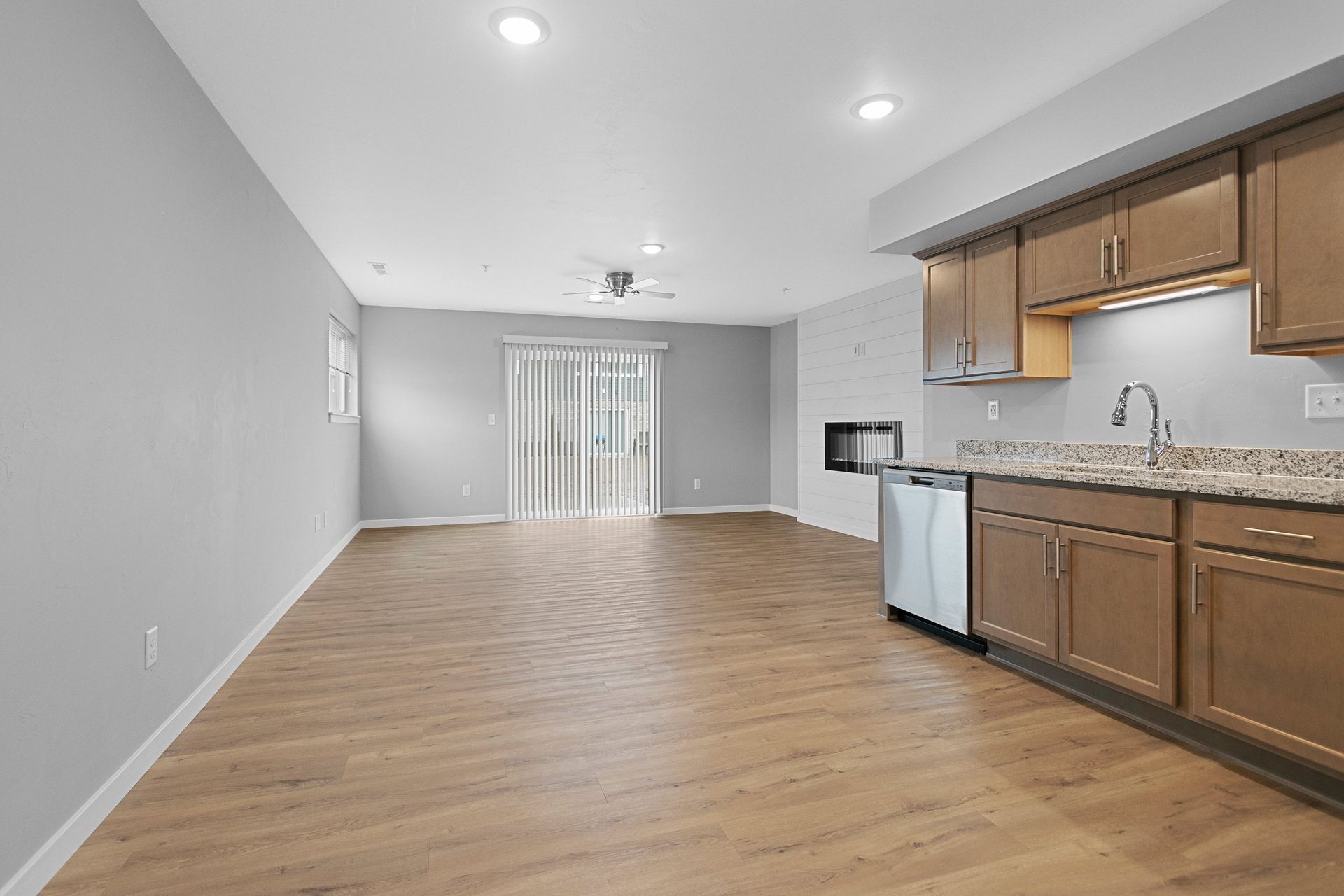 Appleton Apartment: 1754-1790 W Evergreen Drive