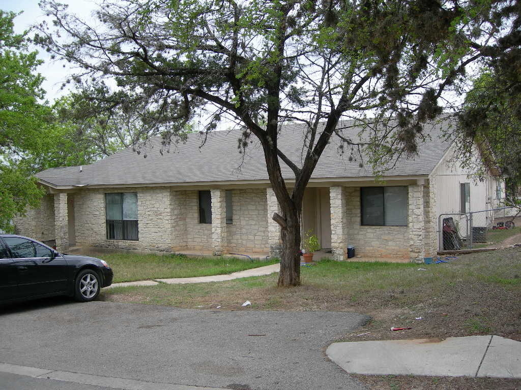 San Marcos Apartment: 1314 A & B Hazelton Street
