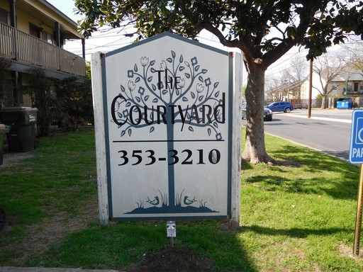 Courtyard Apartment for Lease – photo 1
