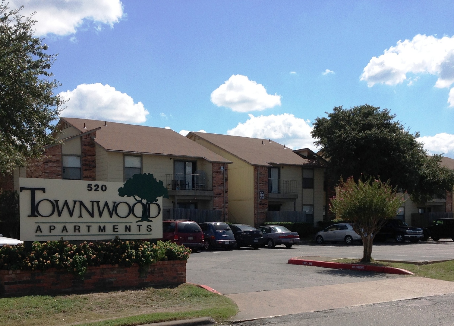 San Marcos Apartment: 520 Linda Drive