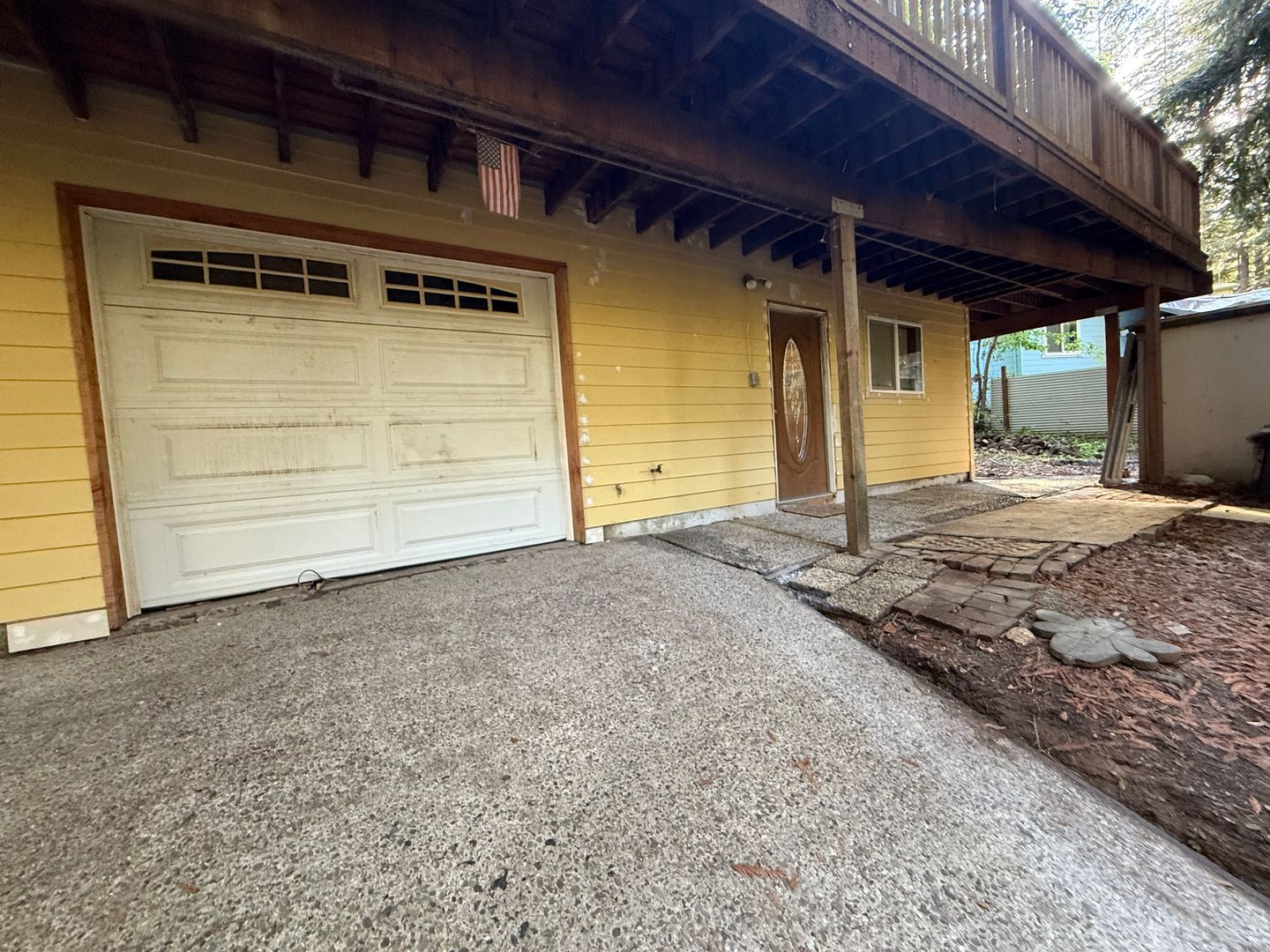 Felton Apartment: 729 Willow Way